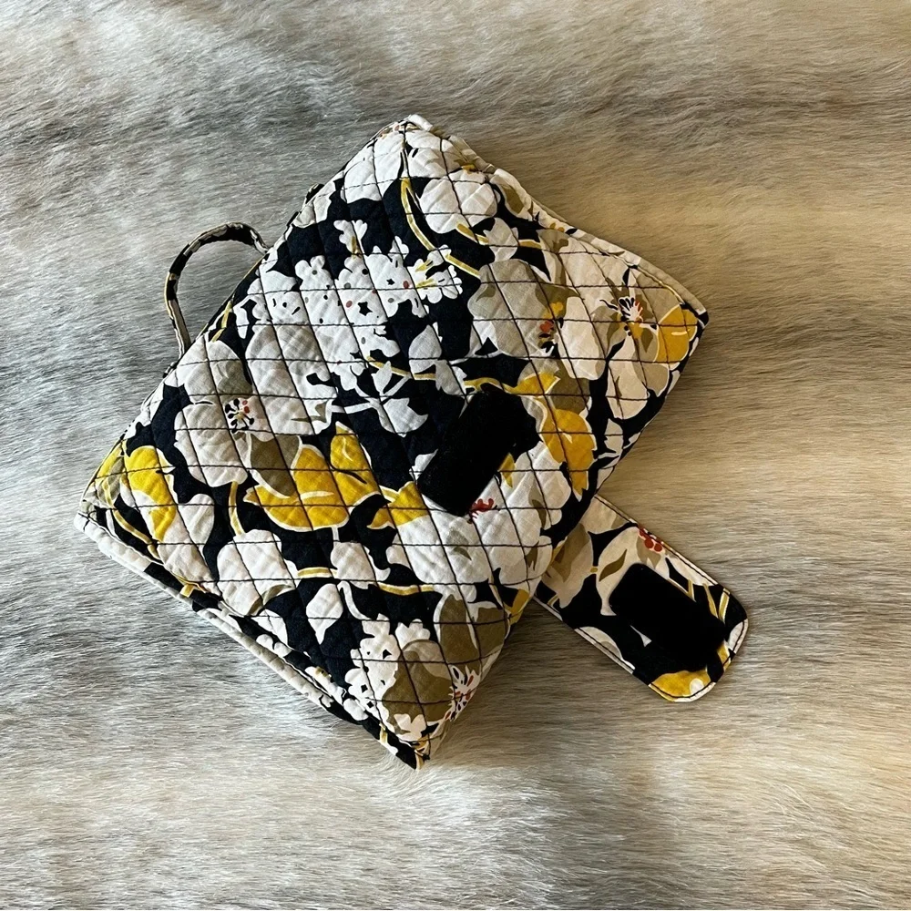 VERA BRADLEY Dogwood 2012 Baby Changing Pad Clutch Black Yellow White Floral